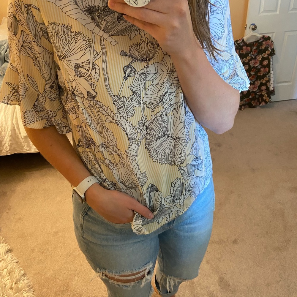 Liz Claiborne Ruffle Sleeve Shirt